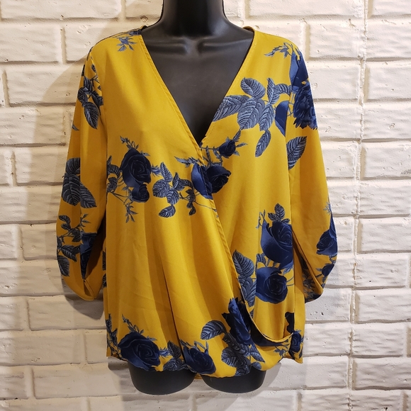 West Kei Tops - Large West Kei Allan Surplice Rolltab High Low